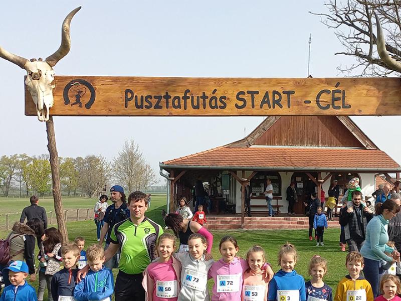 Pusztafut--s1.jpg